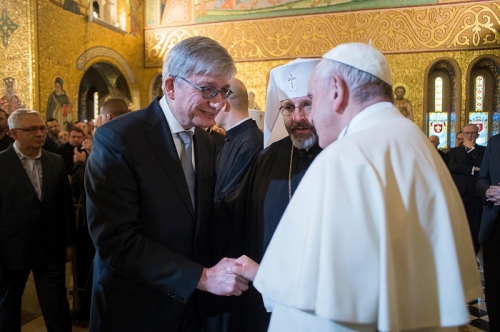 UWC President E. Czolij greets Pope Francis (28.01.2018)