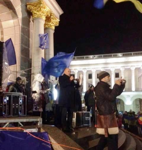 UWC Secretary General delivers messages of support from around the world to Kyiv’s Euromaidan (29.11.2013)