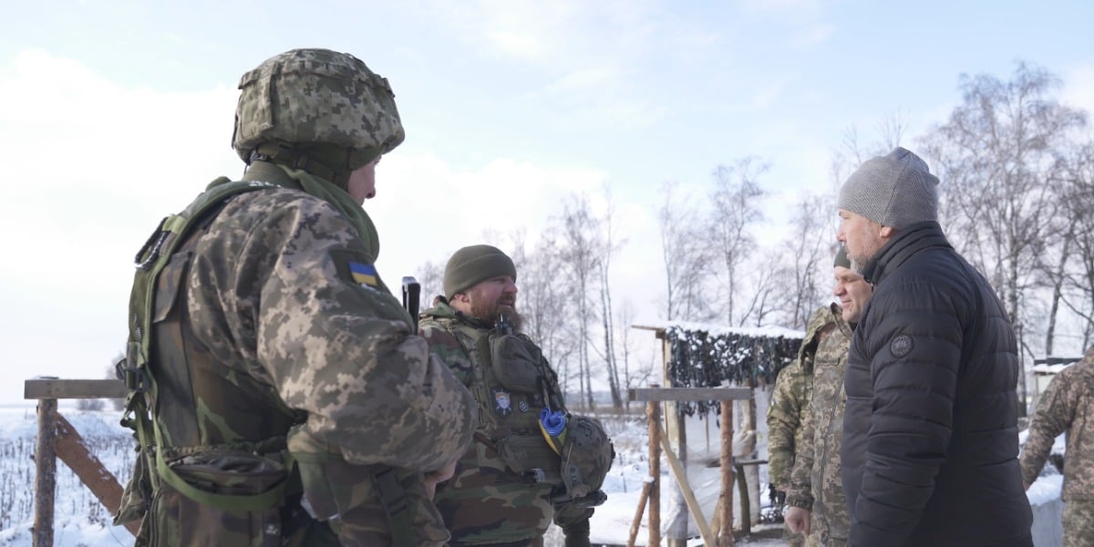 #WinterIsHere: UWC President met with the Commander of Ukraine’s Territorial Defense Forces and Ukrainian defenders