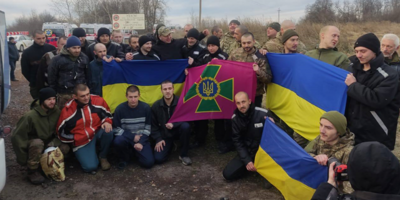 Україна повернула з полону ще 50 захисників Україна повернула з полону ще 50 захисників