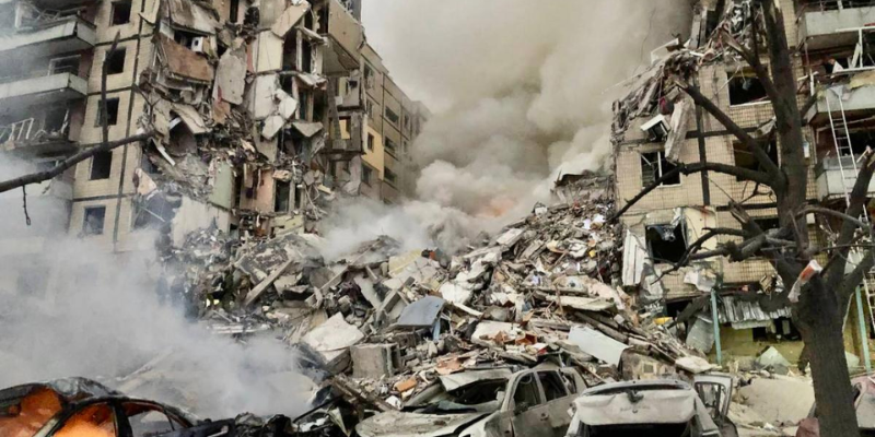 Russian terror: at least 5 killed and 27 wounded as a missile hit an apartment building in Dnipro Russian terror: at least 5 killed and 27 wounded as a missile hit an apartment building in Dnipro