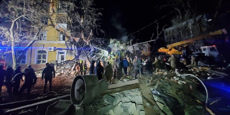 Kramatorsk: Russian strike on apartment building kills 3, injures about 20 Kramatorsk: Russian strike on apartment building kills 3, injures about 20