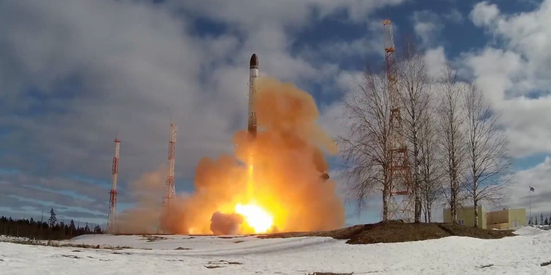 Ядерний шантаж: перед візитом Байдена до Києва Росія випробовувала «Сатану-2»