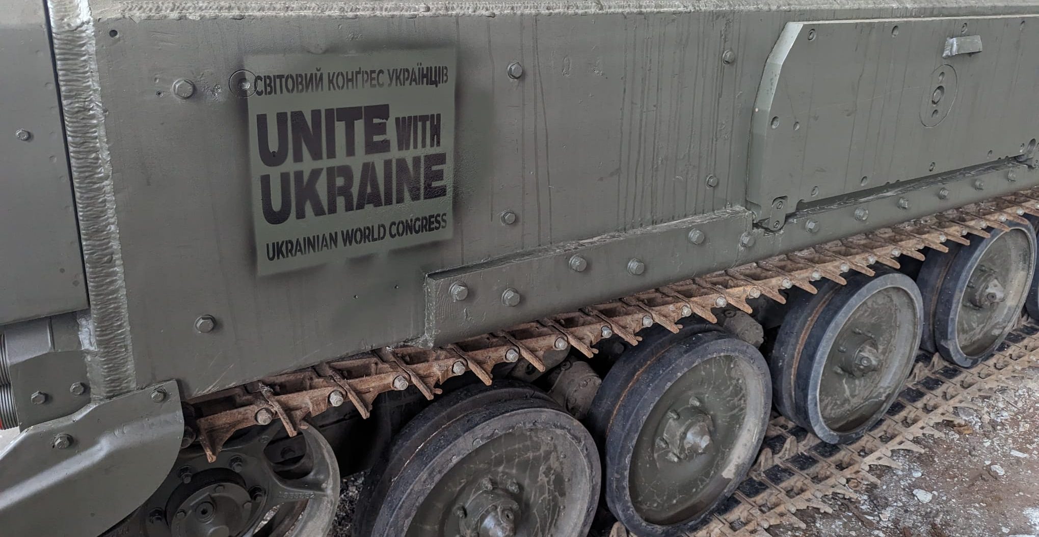 25 британських броньовиків від Unite With Ukraine вже в Україні 25 британських броньовиків від Unite With Ukraine вже в Україні