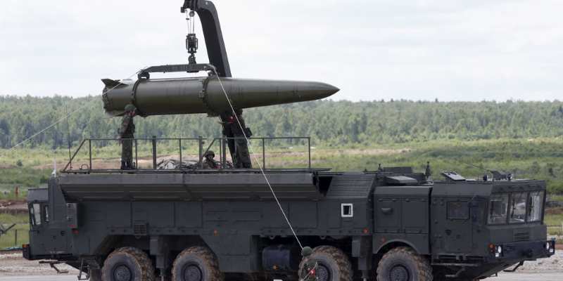 Russian Nuclear Weapons in Belarus: What is Putin Counting on?