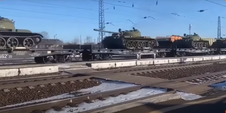 Росія розконсервовує танки сталінської епохи