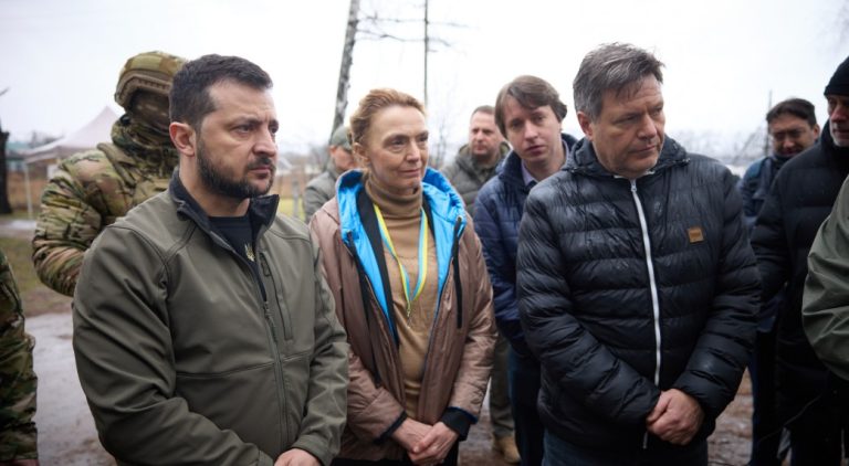 Віце-канцлер Німеччини і Генсек Ради Європи побували в Ягідному, на Чернігівщині