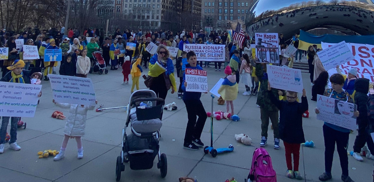 Russia is stealing Ukrainian children! Chicago’s Ukrainians held a powerful rally