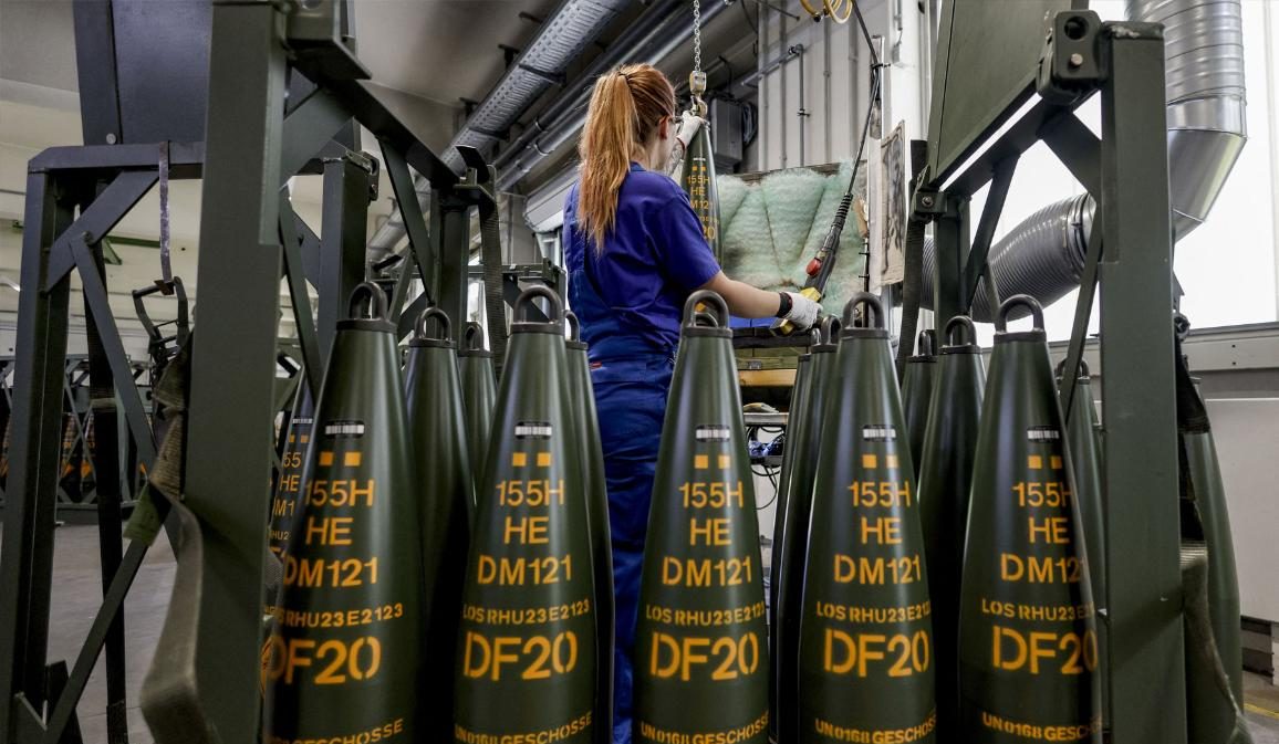 Європарламент схвалив план для збільшення виробництва боєприпасів і ракет Європарламент схвалив план для збільшення виробництва боєприпасів і ракет