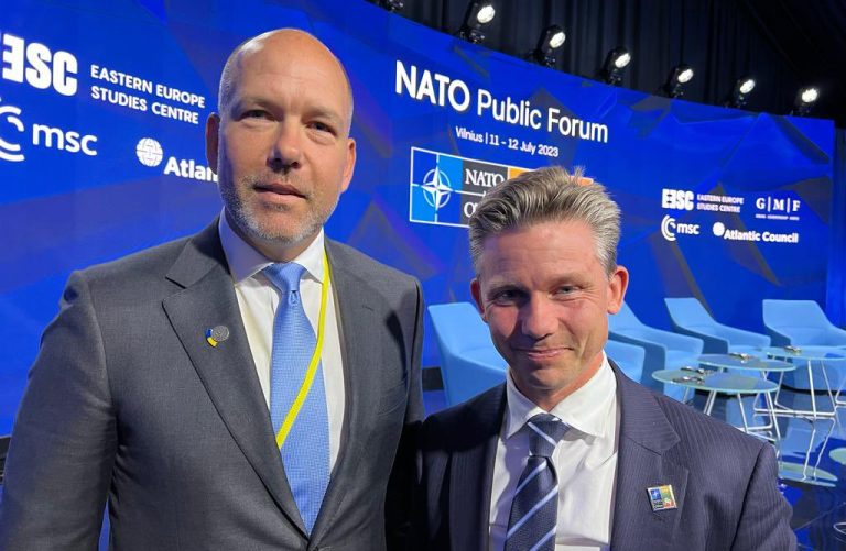 Президент СКУ зустрівся з міністром оборони Швеції
