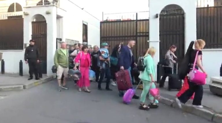 Молдова вислала 45 дипломатів і працівників Росії