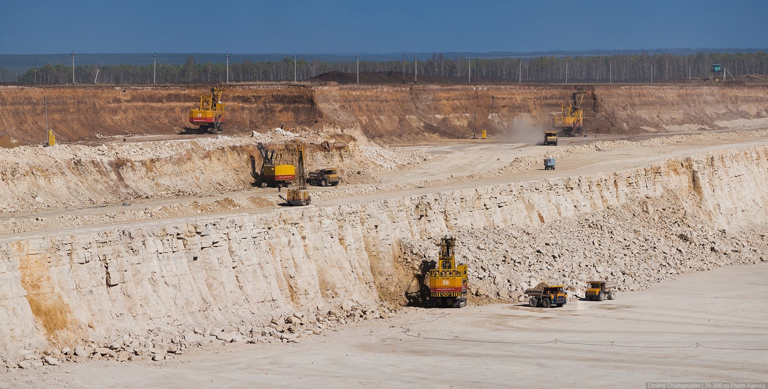 Russians loot Ukraine’s mineral resources in occupied territories