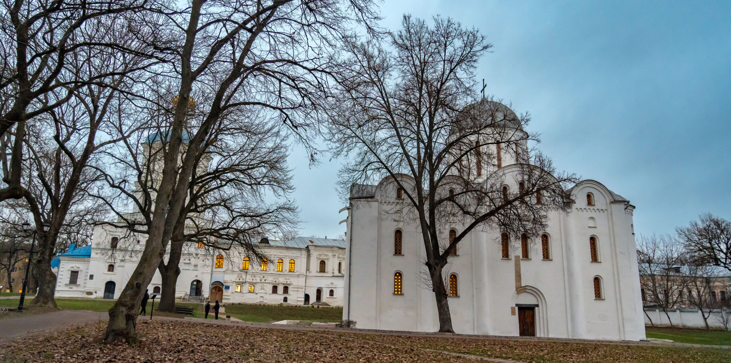 UWC delegation visits city that withstood 38 days of Russian siege