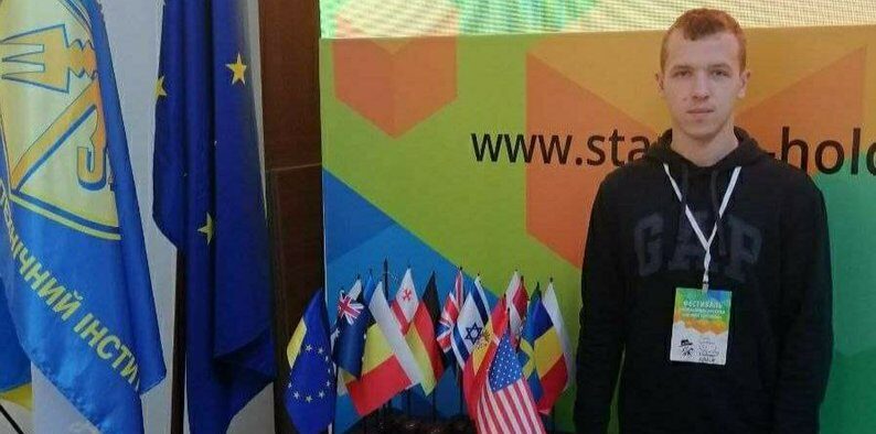 Ukrainian teenager invents mine-resistant shoes Ukrainian teenager invents mine-resistant shoes