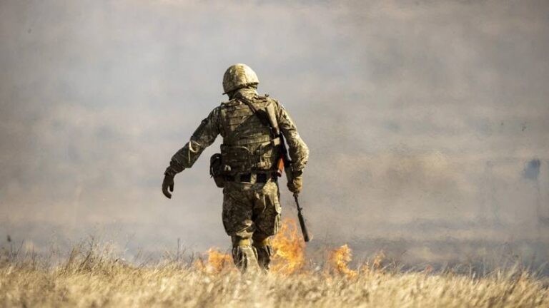 Anne Applebaum: the West must defeat Russia
