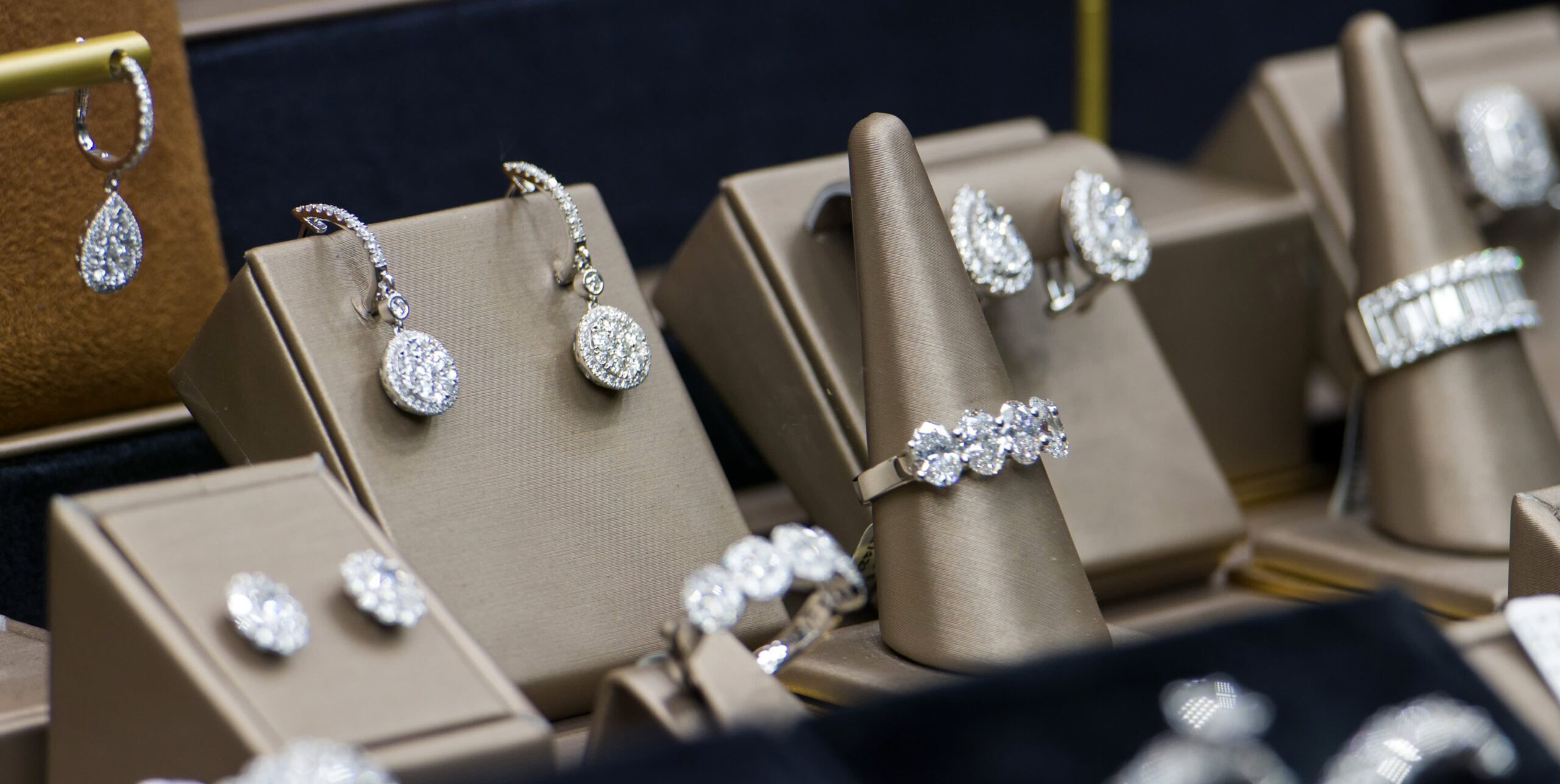 Canada introduces sanctions against Russian diamonds