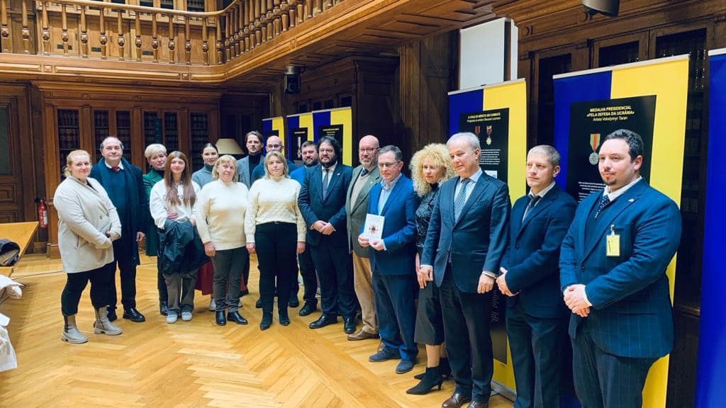 Спікер парламенту Португалії відкрив виставку про Україну