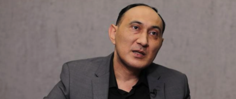 “Overwhelm with weapons or negotiations”: analyst on Trump and Ukraine
