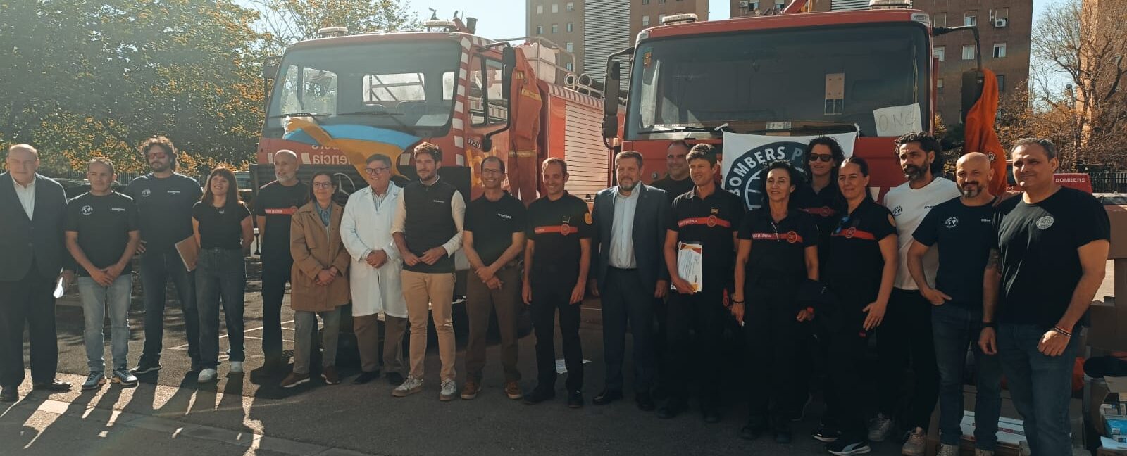 Federation of Associations of Ukrainians in Spain and Valencia community donate 2 fire trucks to Ukraine