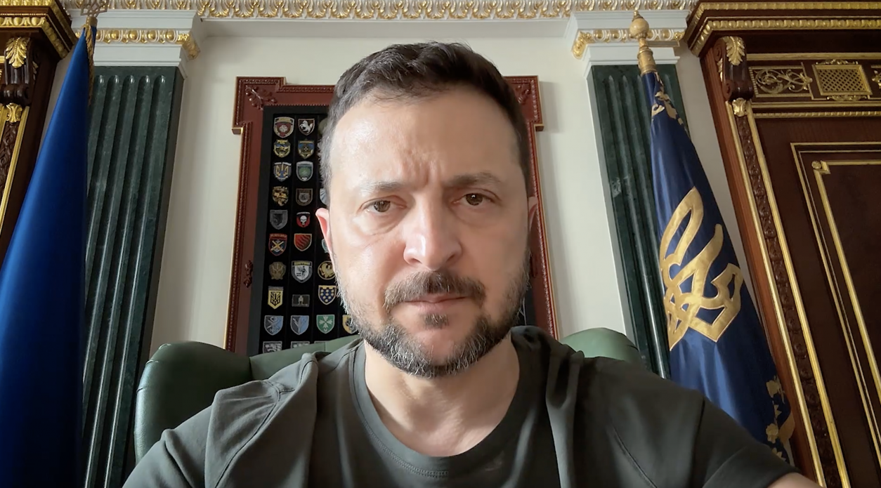 Президент Зеленський: Окупант не досягає свого завдання Президент Зеленський: Окупант не досягає свого завдання