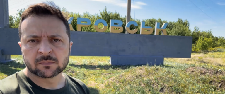 Президент Зеленський: Вдячний кожному, хто справді на 100% робить усе, щоб наша Донеччина вистояла