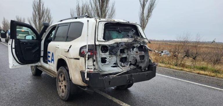 Un dron ruso atacó un vehículo de la OIEA en Zaporiyia