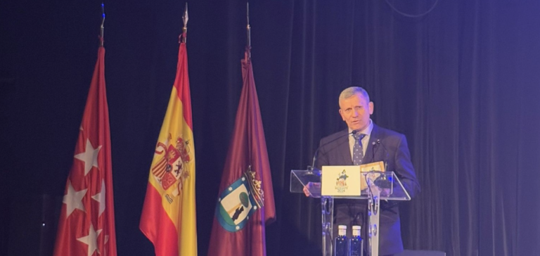 Yuri Chopik recibe un reconocimiento por su contribución a la defensa de los derechos de los migrantes y los ucranianos en España
