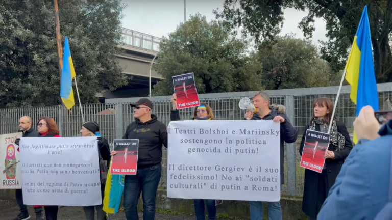 La comunidad ucraniana condenó las giras de los teatros rusos en Roma