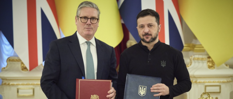Ucrania y el Reino Unido firman un acuerdo de asociación de 100 años