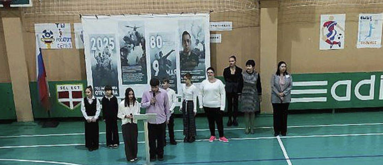 Los rusos obligan a los niños en la ocupación a celebrar el “9 de mayo” en enero y a agradecer a Putin