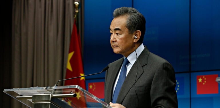 China se opone a las conversaciones entre EEUU y Rusia sin la participación de Ucrania y la Unión Europea
