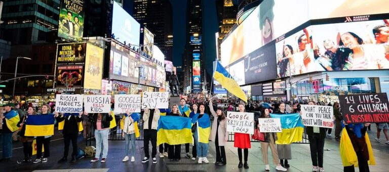 Los líderes políticos y las comunidades ucranianas de todo el mundo condenaron el ataque con misiles de Rusia sobre Kriviy Rig