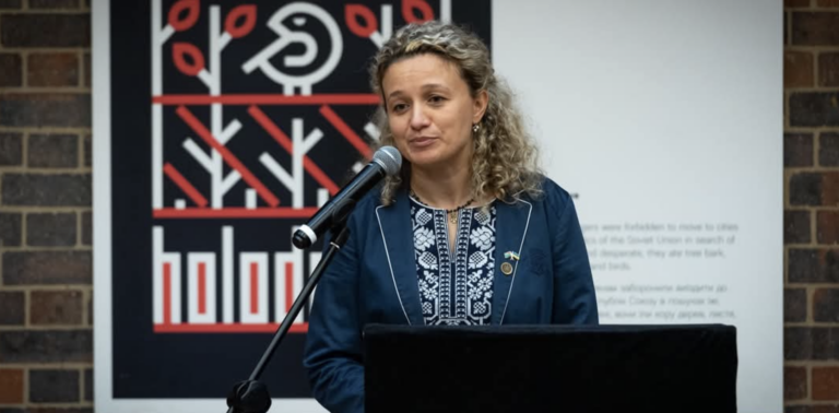 La comunidad ucraniana participa en la inauguración de la exposición sobre el Holodomor en Johannesburgo