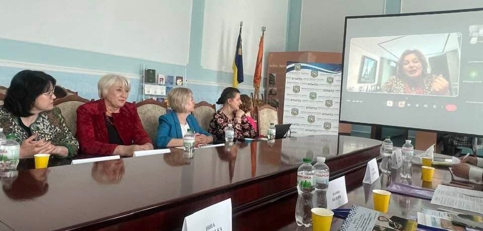 Ідентичність через освіту: голова СКВОР СКУ виступила на всеукраїнській конференції