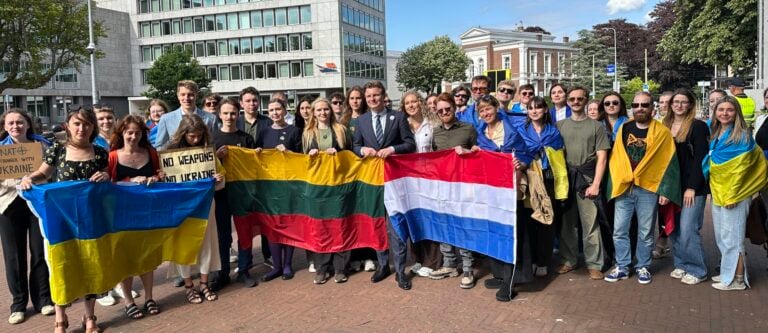 Українці в Іспанії та Нідерландах закликали до членства України в НАТО перед самітом