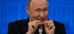 Епплбом: Путін продовжує війну за ідеологічні цілі, а не за землю