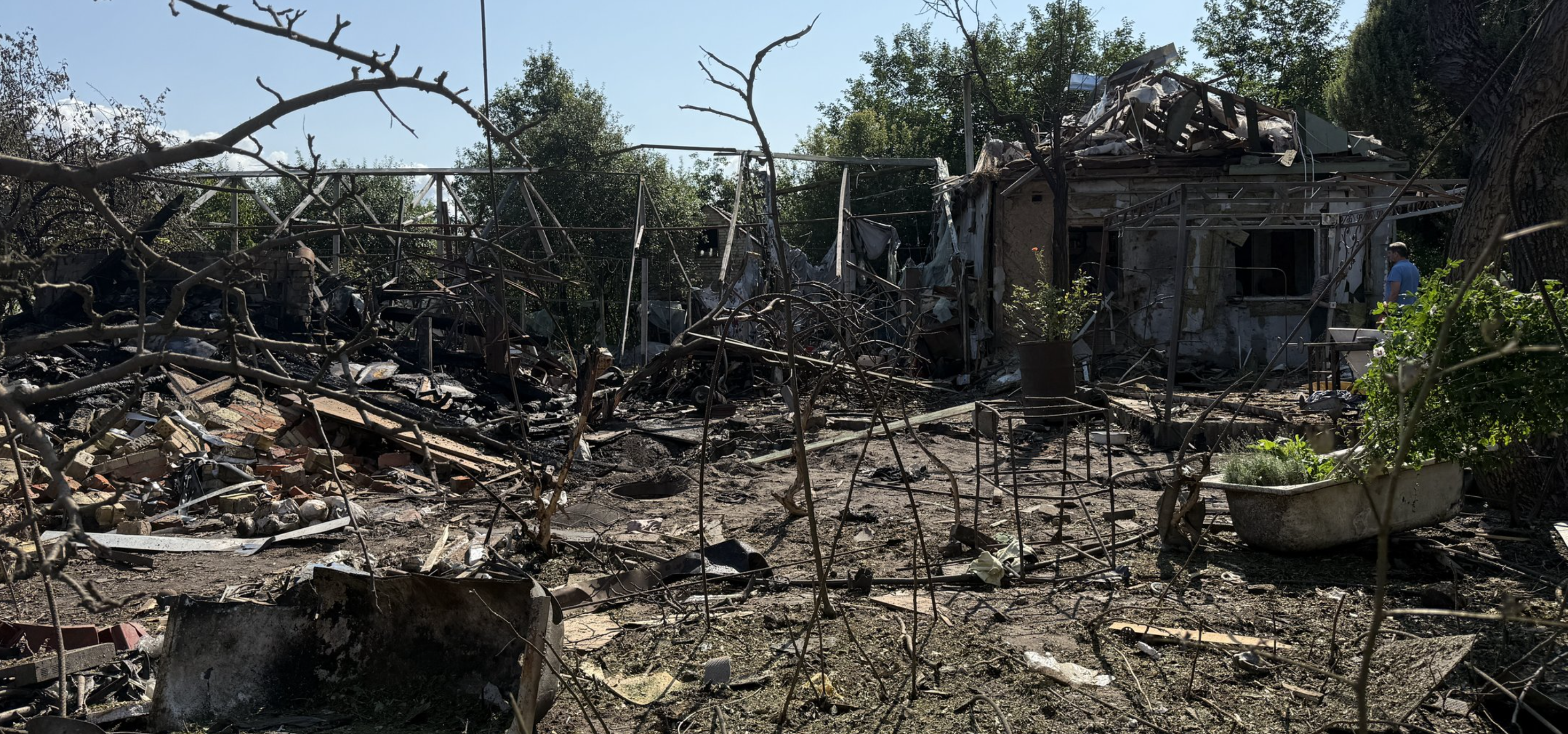 Russian airborne attack targets Bucha