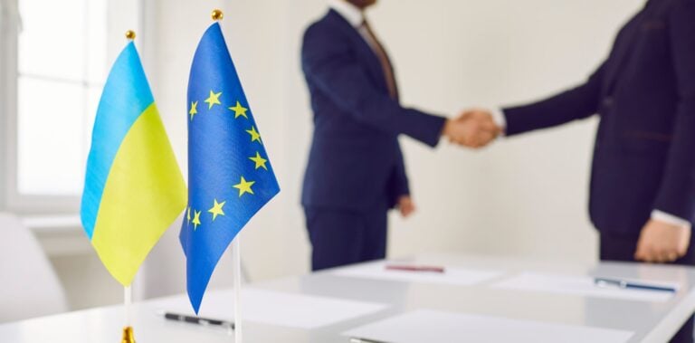 Україна отримала ще 1 млрд євро з заморожених активів Росії