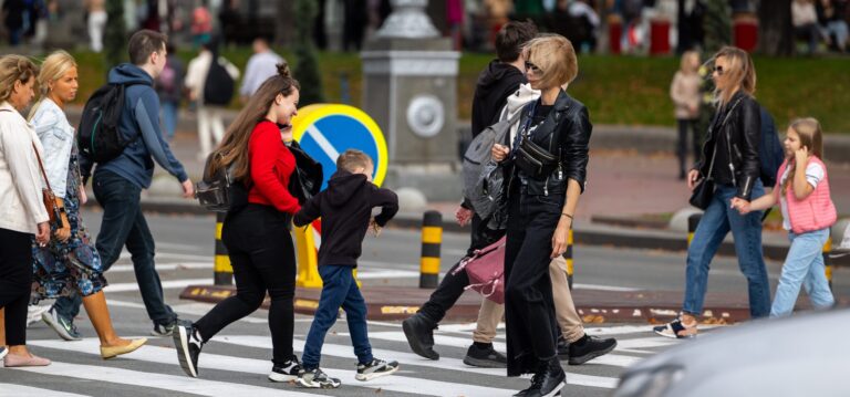 Survey finds Ukrainians back ceasefire only with international guarantees