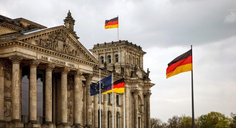 Bloomberg: Germany backs using frozen Russian assets to aid Ukraine