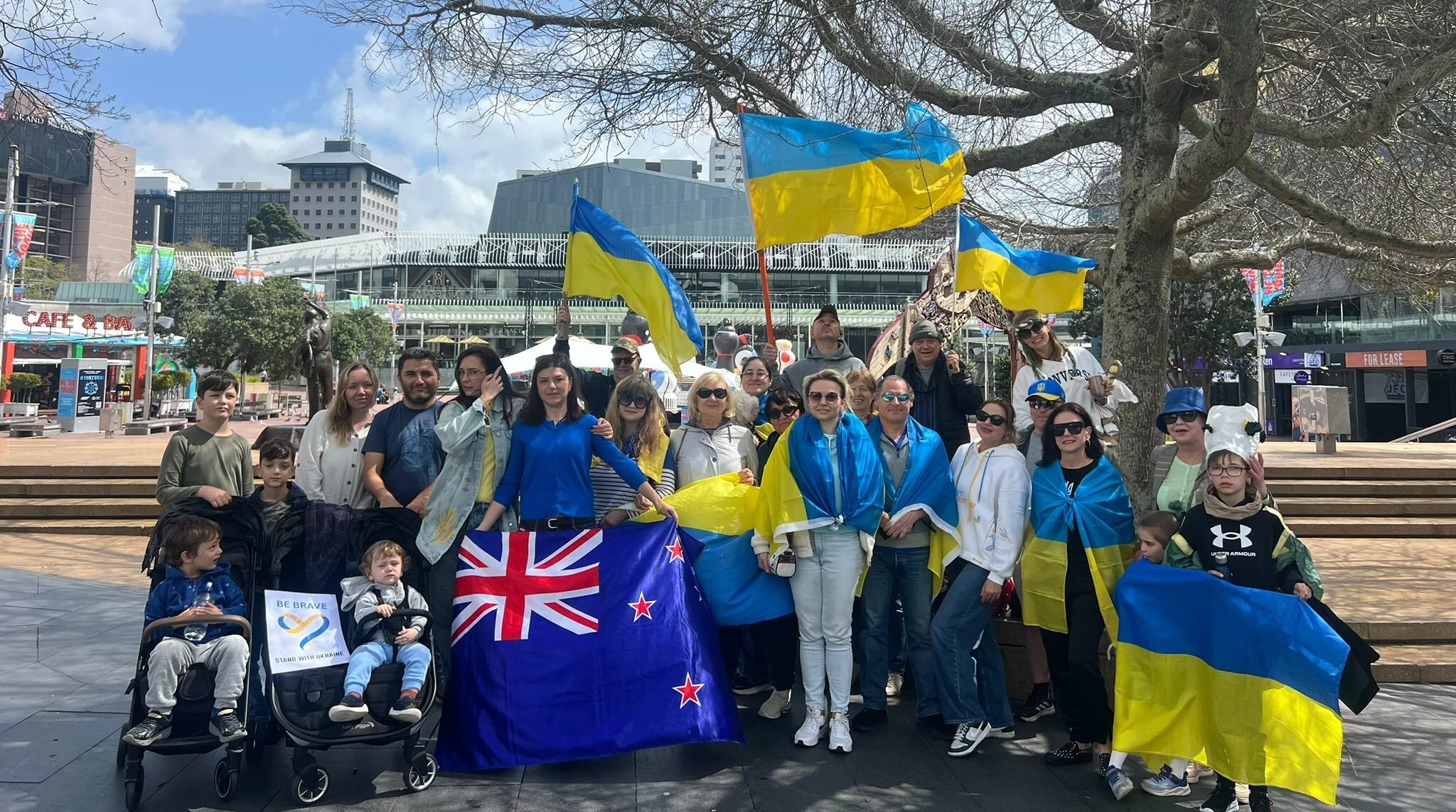 Ukrainian communities worldwide dignify Ukraine’s Defenders Day