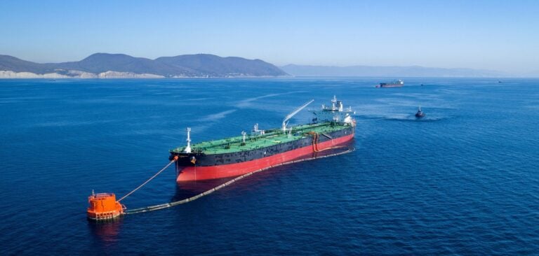 AFUO urges Australia to close ‘blood oil’ loophole as allies tighten sanctions on Russia