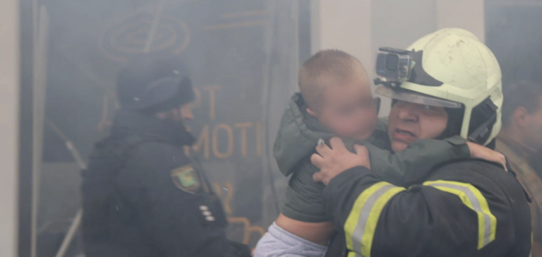Russia pummels Ukraine, targets kindergarten ahead of Budapest talks