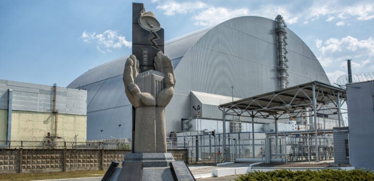 МАГАТЕ: Захисна арка ЧАЕС втратила захисні функції після атаки Росії