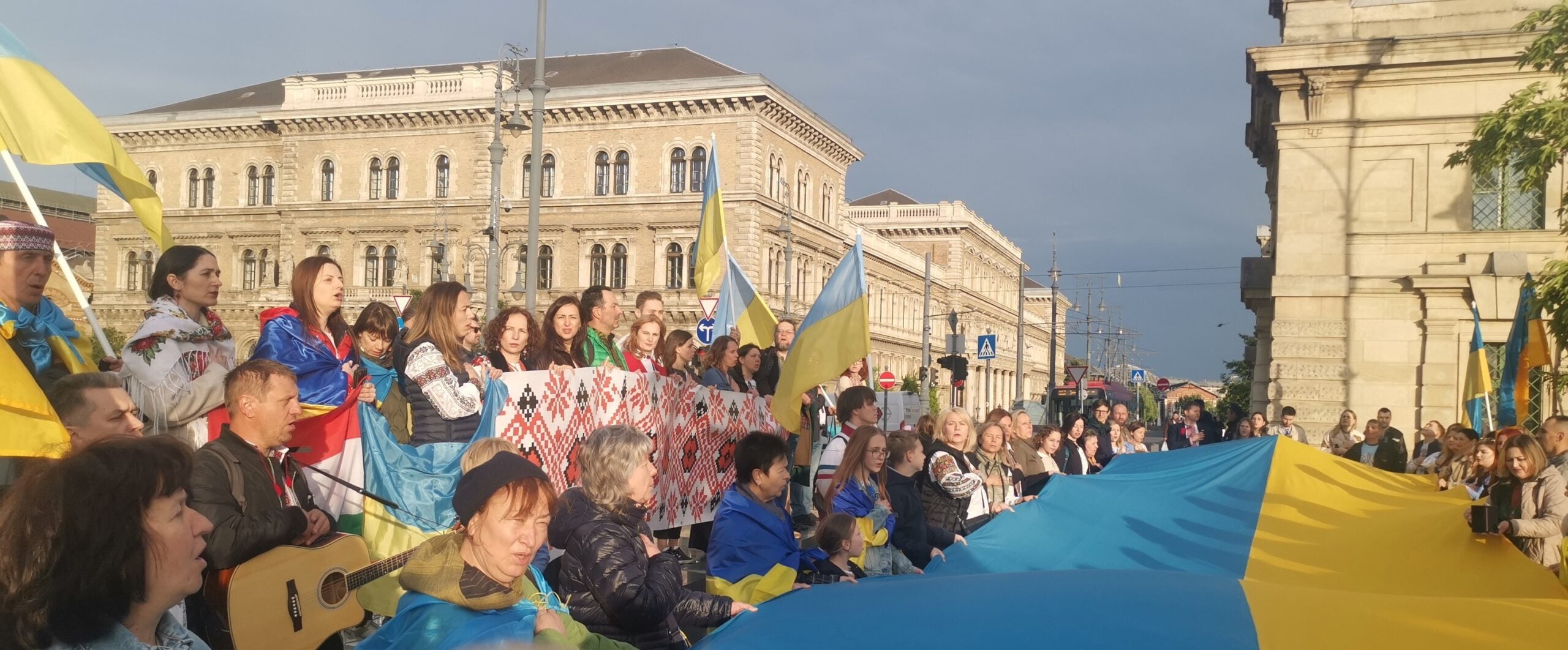 Hromada quarterly in Hungary marks 30 years