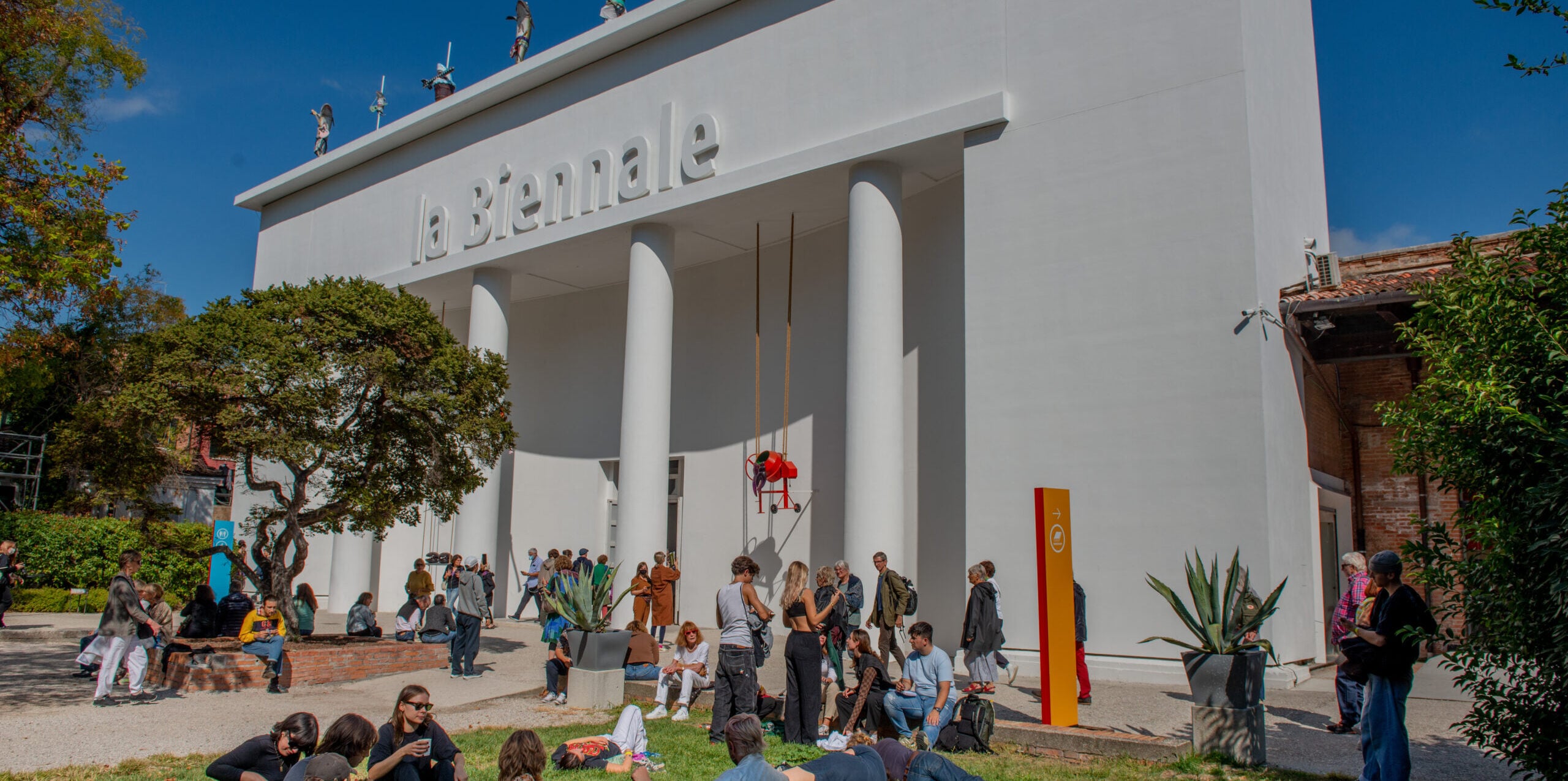 Бієнале без нейтральності: як українці в Італії протидіють