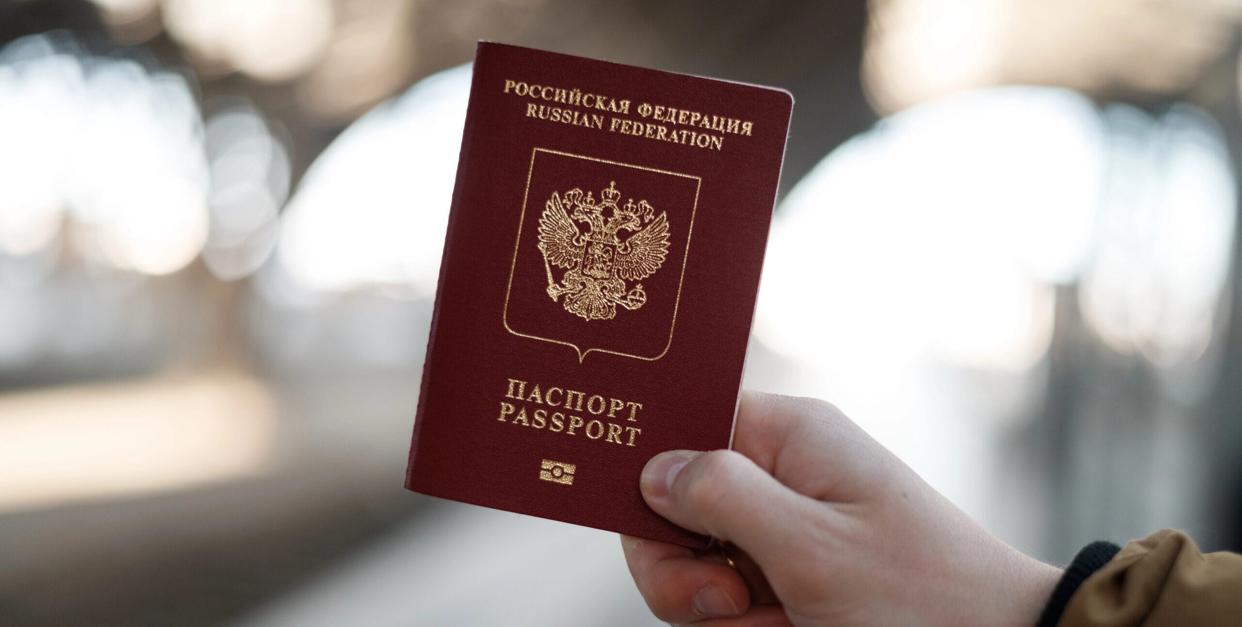 EU visa policy for Russians: Why there is no unity – and what Ukrainian communities can do
