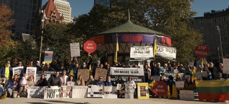 Акції проти рішень США: де мітингували українці