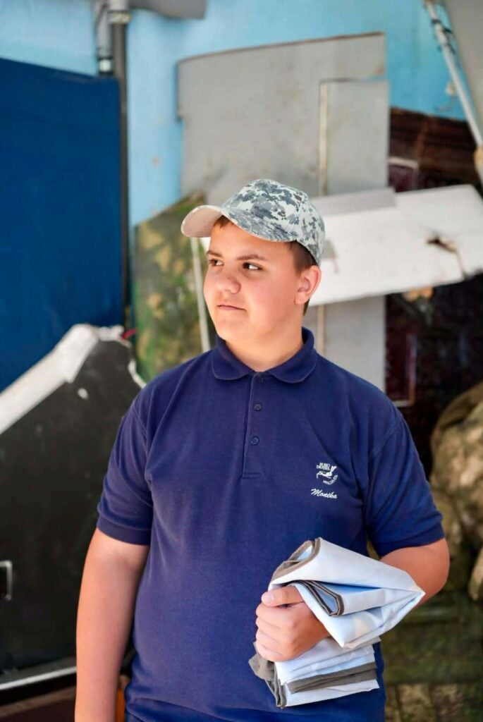 Support a Ukrainian schoolboy who preserves memory and helps the defenders